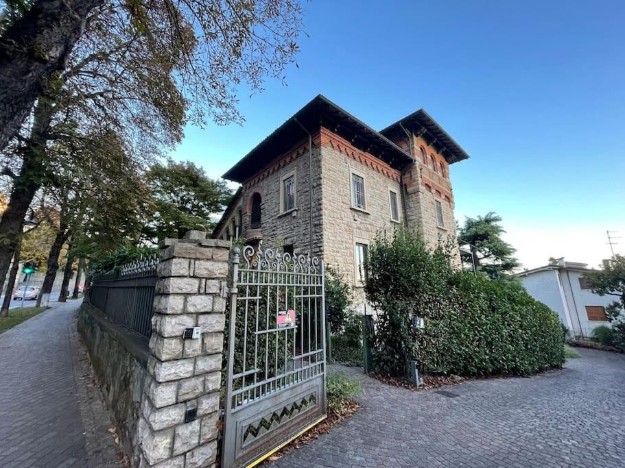 Bg Central President Suite Con Parcheggio - Vista Citta Alta Bergamo Kültér fotó